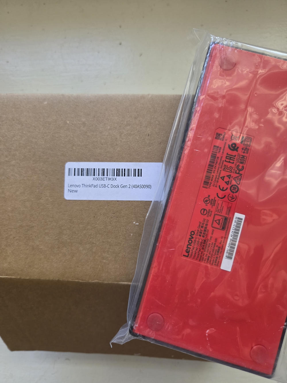 Lenovo ThinkPad USB-C Dock Gen 2 - Red